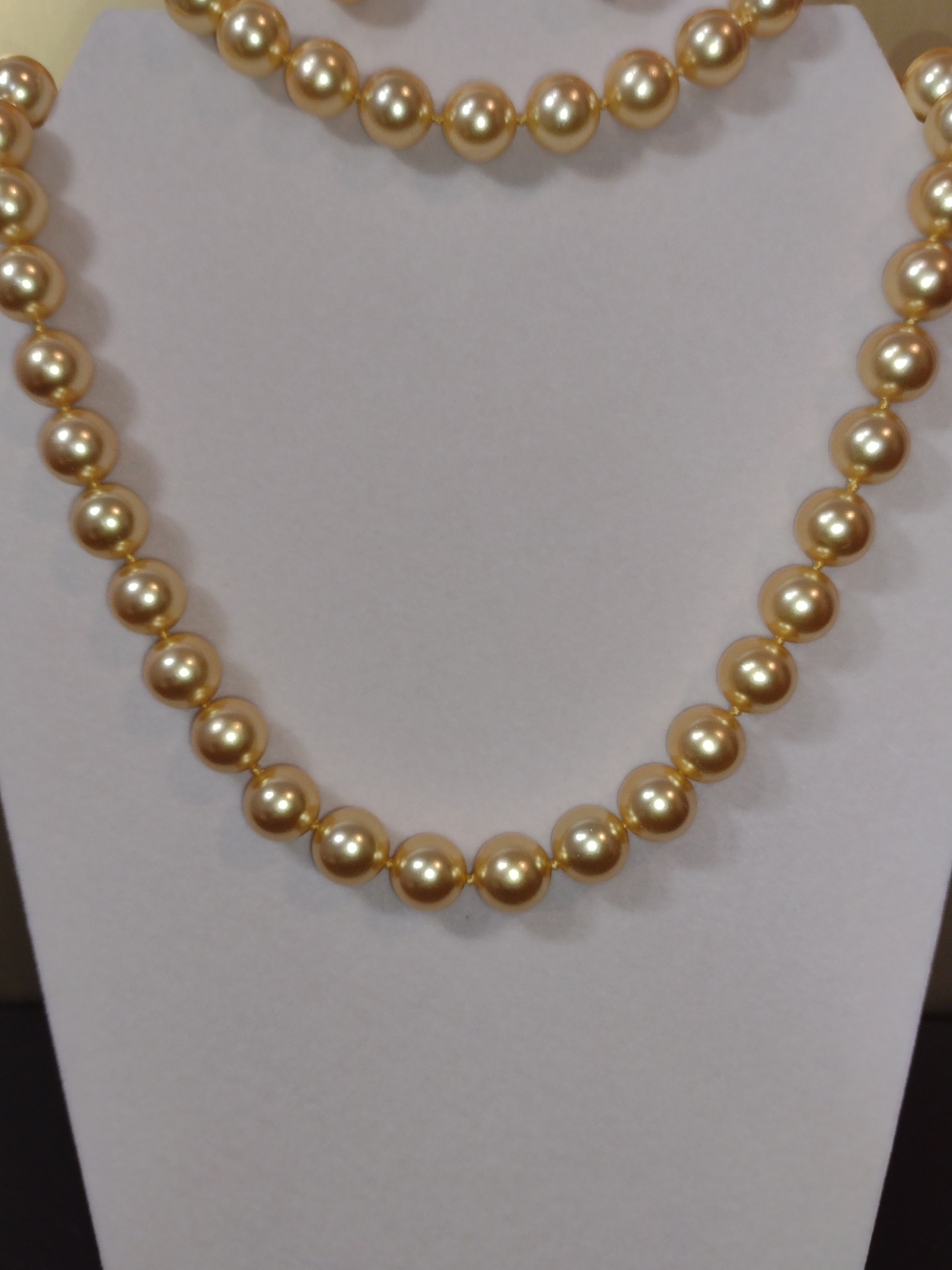 Champagne Pearl Necklace Bracelet and Stud Earrings Set - Picture 3 of 8